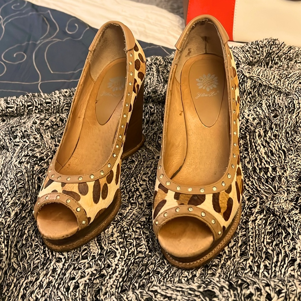 Yellowbox Goldie leopard print wedges size 61/2 Leather upper. Very cute guc